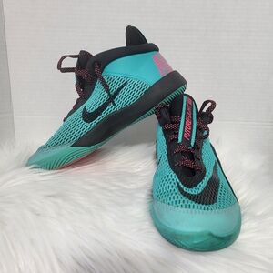 Nike Kids Turquoise and Black Sneakers, Size Youth 5